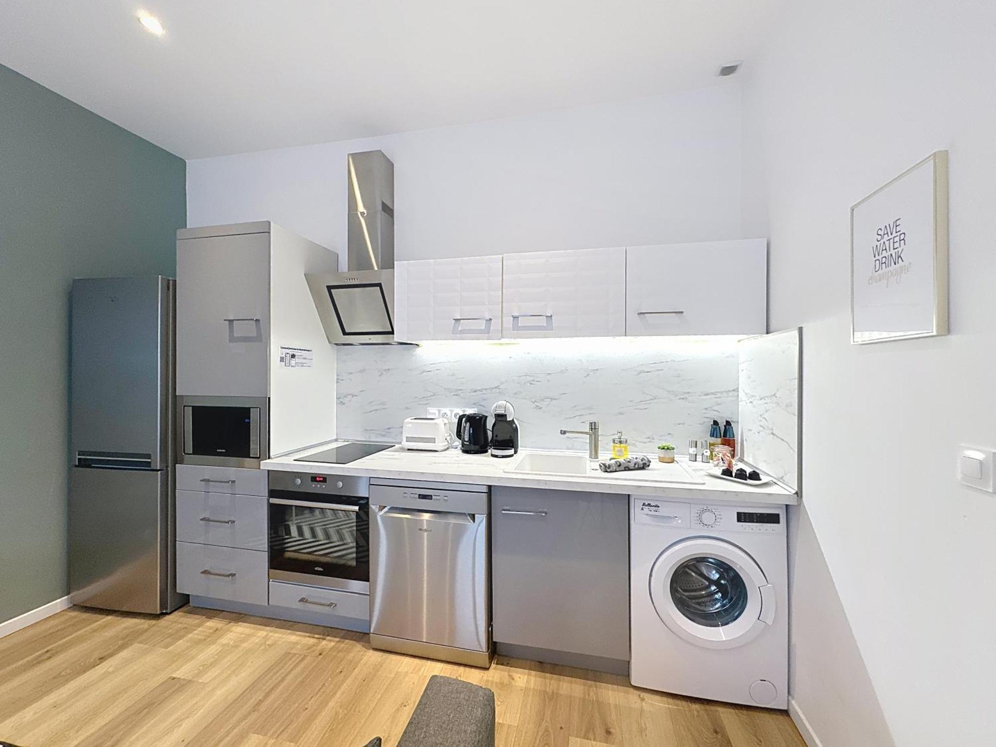 Le Sacre - Centre - Cour Privative - Parking Apartment Reims Bagian luar foto